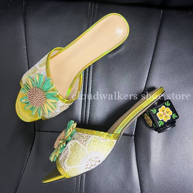 Schillernde bestickte Oberseit – Embroidery Flower Bewertung und Preis