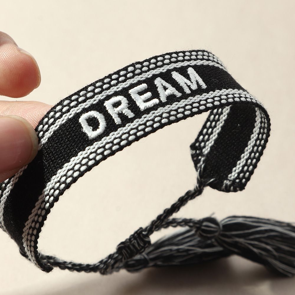 Handgefertigtes Armband mit Bu – Embroidery Letter N Bewertung und Preis
