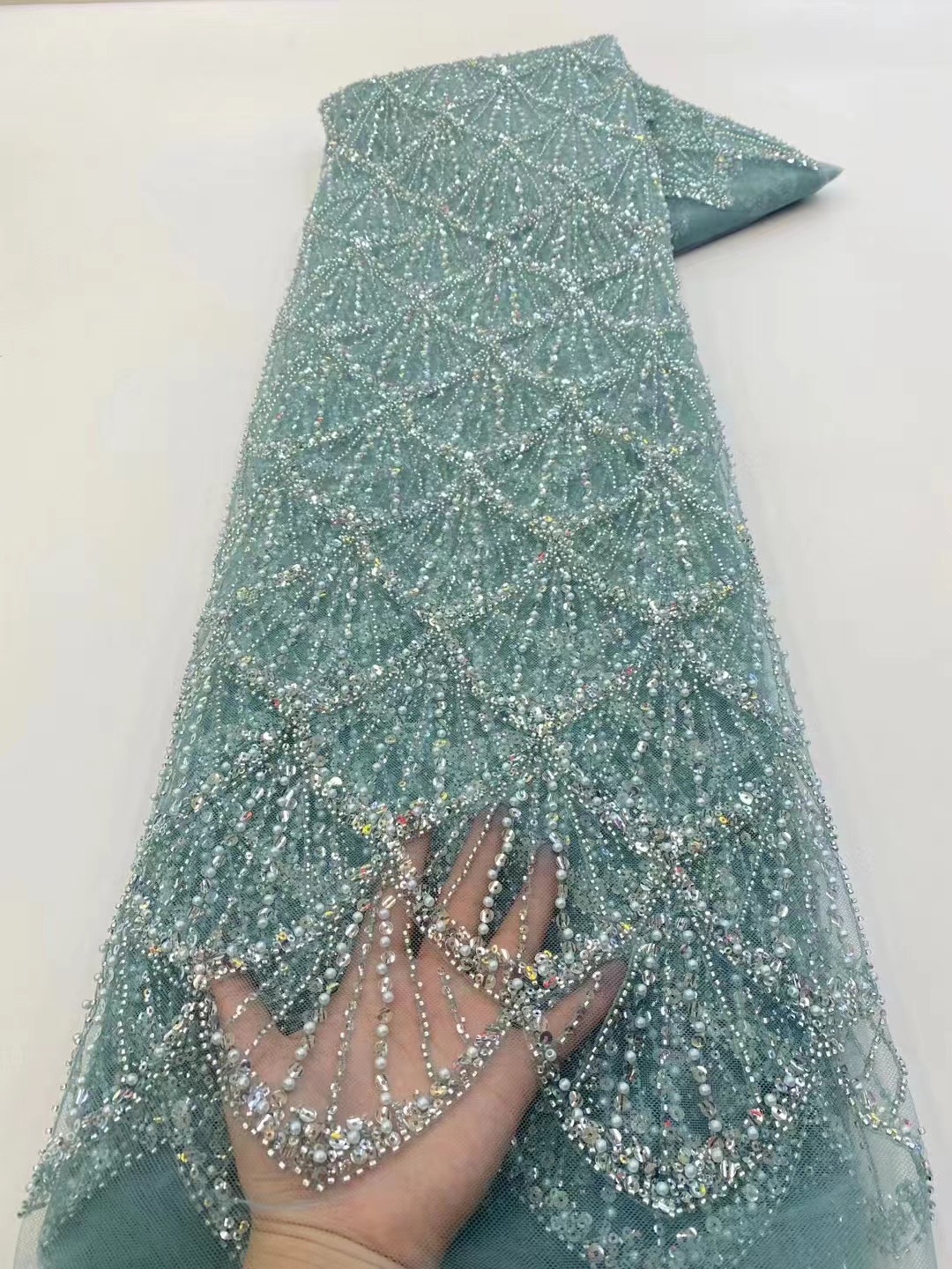 Afrikanischer Tüll-Spitzenstof – Embroidery Net Fabric Bewertung und Preis