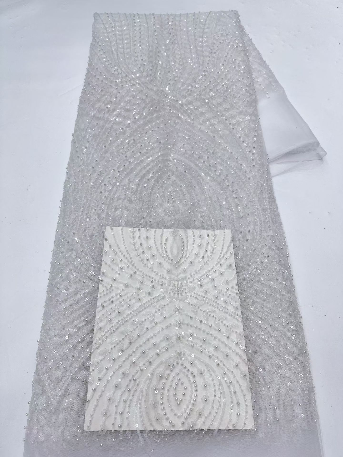 Roter Luxus-Tüll-Spitzenstoff  – Embroidery Net Fabric Bewertung und Preis